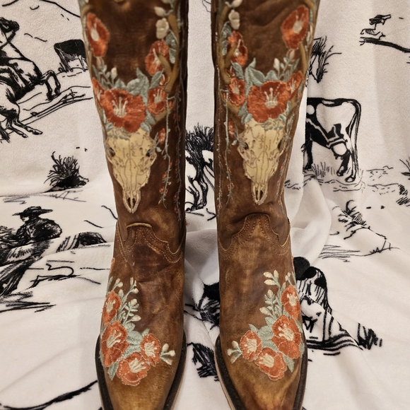 Corral Women's Deer Skull Floral Embroidered Cowboy Boots - Picture 4 of 8